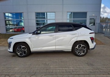 Hyundai Kona I Crossover Facelifting 1.6 T-GDI 198KM 2023 Hyundai Kona Hyundai Kona 1,6 198KM, Salon Polska, N-Line, Gwarancja 2028r., zdjęcie 2