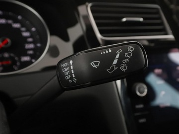 Volkswagen Golf VII GTD Variant Facelifting 2.0 TDI-CR BMT 184KM 2017 Volkswagen Golf GTD 184KM PDC grzane fotele, zdjęcie 26