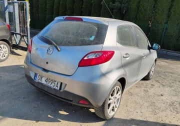 Mazda 2 II 2010 Mazda 2 122010r, 1.6 Benzyna. Lekko uszkodzony przod. Jezdzi. 1.6 90KM, zdjęcie 3