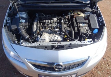 Opel Astra J Sports Tourer 2.0 CDTI ECOTEC 160KM 2011 Opel Astra 2.0diesel,automat,alu,zarejest 2.0 Diesel 160KM, zdjęcie 4