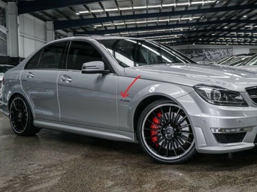6.3 Эмблема Mercedes AMG C63 S63 (пара)