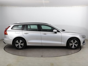 Volvo V60 II  Kombi 2.0 D3 150KM 2020 Volvo V60 D3 2.0, Automat, Navi, Klima, zdjęcie 5