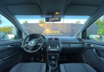 Volkswagen Touran I 2004 Volkswagen Touran Volkswagen Touran 1.6 b OC DO 09.26 PRZESTRONNY Zamia, zdjęcie 4