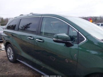 Toyota Sienna III 2022 Toyota Sienna Platinum 2022 2.5 Hybryda 189KM, zdjęcie 6