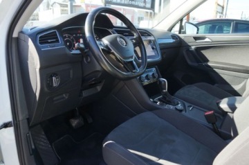 Volkswagen Tiguan II SUV 2.0 TDI 150KM 2018 Volkswagen Tiguan 2.0 TDI CR 150 KM, 4x4, DSG, Navi, Kamera, FV23, Salon P, zdjęcie 22