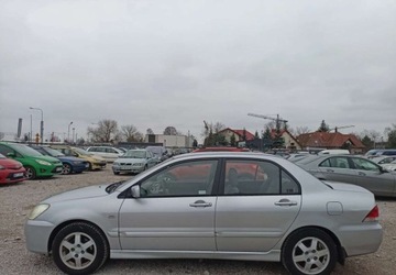 Mitsubishi Lancer VIII Sedan 1.6 i 16V 98KM 2004 Mitsubishi Lancer Mitsubishi Lancer 1.6 Benzyna 98KM, zdjęcie 1