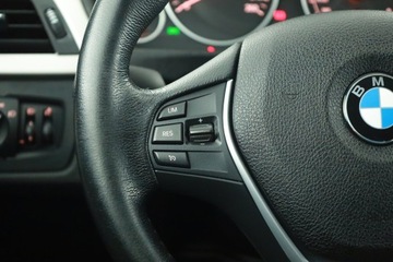 BMW Seria 3 F30-F31-F34 Touring Facelifting 2.0 320d 190KM 2017 BMW 3 320 d, 187 KM, Klima, Klimatronic, Tempomat, zdjęcie 18