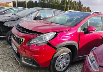 Peugeot 2008 I SUV Facelifting 1.2 PureTech 110KM 2017 Peugeot 2008 2017r, SALON POLSKA, 1.2 Benzyna. Lekko uszkodzony przod. Jez, zdjęcie 2