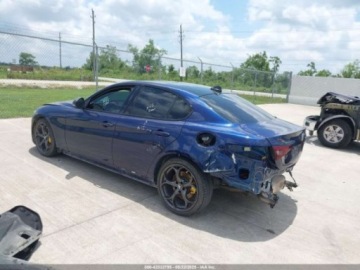 Alfa Romeo Giulia II Sedan Facelifting 2.0 Turbo 280KM 2021 Alfa Romeo Giulia Ti Sport 2021 2.0l 2.0 Benzyna 280KM, zdjęcie 3