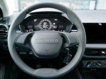 Skoda Fabia IV 1.0 MPI 80KM 2026 Od ręki - Essence 1.0 MPI 80KM, zdjęcie 7