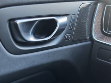 Volvo XC60 II 2023 Volvo XC 60 B5 AWD | Ultimate Dark | Mild Hybrid |, zdjęcie 32