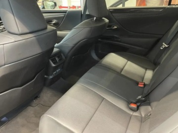 Lexus ES VII (XV70) Sedan Facelifting 300h 218KM 2024 Od ręki - 300h F Sport Design 2.5 Hybrid 218KM | Podgrzewane fotele!, zdjęcie 12