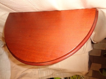 Настенная консоль