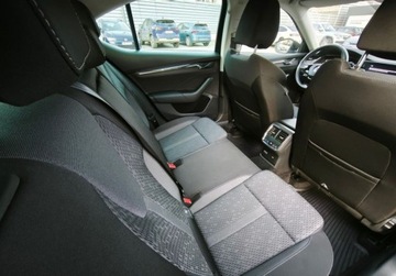 Skoda Octavia IV Liftback 1.5 TSI EVO 150KM 2023 Skoda Octavia Style Pakiety, FV 23, ACC, Podgrzewana szyba, Ambiente, Kes, zdjęcie 8