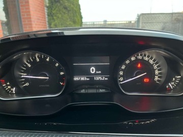 Peugeot 208 I Hatchback 5d Facelifting 1.2 PureTech 110KM 2017 Peugeot 208 1.2 benzyna 110 KM GT - LINE zarej w PL zadbany zamiana, zdjęcie 8