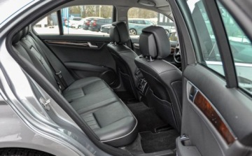 Mercedes Klasa C W204 Limuzyna 3.5 350 4MATIC 306KM 2012 Mercedes-Benz Klasa C 3,5 (306KM) 2012 r. Lift Automat 4Matic 3.5 Benzyna, zdjęcie 11