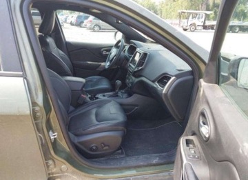 Jeep Cherokee V 2021 Jeep Cherokee 2021, 3.2L, 4x4, 80TH ANNIVERSARY, po gradobiciu 3.2 Benzyna, zdjęcie 13