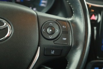 Toyota Auris II Hatchback 5d Facelifting 1.8 Hybrid 136KM 2018 Toyota Auris Hybrid, Salon Polska, Automat, Klima, zdjęcie 13