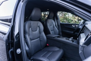 Volvo XC60 II Crossover Plug-in Facelifting 2025 2.0 T8 Plug-in hybrid 455KM 2026 Volvo XC 60 Ultra Black Edition T8 AWD plug-in, zdjęcie 24