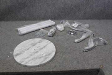 Haku Mobel мраморная белая хромированная вешалка