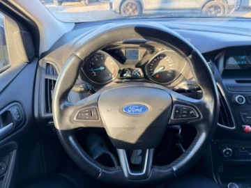 Ford Focus III Sedan Facelifting 1.0 EcoBoost 125KM 2015 Ford Focus Raty Klima usb benzynka 125KM Niski przebieg 127tys km Gwarancja, zdjęcie 33