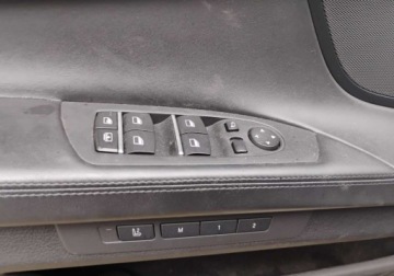 BMW Seria 7 F01 Sedan 750i 407KM 2011 BMW Seria 7 2011r, 4.4 Benzyna. X-DRIVE. Lekko uszkodzony tyl. Jezdzi., zdjęcie 13