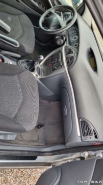 Citroen C5 II Kombi 1.8i 16V 116KM 2005 Citroen C5 Niezawodny 1.8 benzyna 1.7 Benzyna 115KM, zdjęcie 15