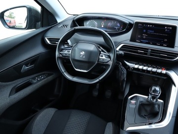 Peugeot 5008 II Crossover 2.0 BlueHDI 150KM 2017 Peugeot 5008 2.0 BlueHDi, Salon Polska, zdjęcie 6