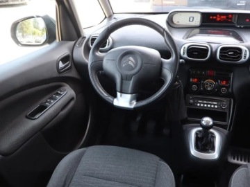 Citroen C3 Picasso 1.2 PureTech 110KM 2016 Citroen C3 Picasso 1.2 PureTech, Salon Polska, zdjęcie 6