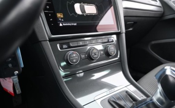Volkswagen Golf VII e-Golf Facelifting Electro 136KM 2018 Volkswagen Golf 136 KM FULL LED Nawigacja Serwisowany Zarejestrowany 136KM, zdjęcie 15