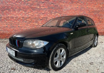 BMW Seria 1 E81/E87 Hatchback 5d E87 1.6 116i 122KM 2009 BMW Seria 1 Klima Alu Super stan Warszawa 1.6 Benzyna 122KM, zdjęcie 1