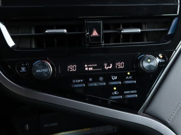 Toyota Camry IX Sedan 2.5 Hybrid Dynamic Force 218KM 2021 Toyota Camry 2.5 Hybrid, Salon Polska, zdjęcie 18