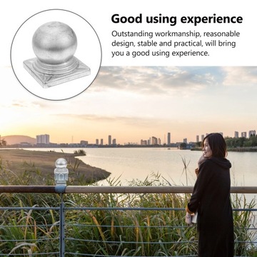 Металлические накладки на стойки кровати, дерево.