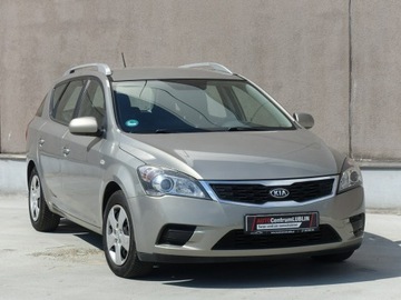Kia Ceed I Hatchback 5d Facelifting 1.6 DOHC CVVT 126KM 2009 Kia Cee&#039;d 1.6 Ben.125KM/Telefon/Ks.Serwisowe