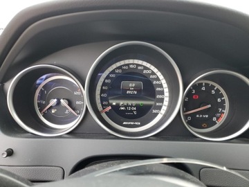 Mercedes Klasa C W205 2013 Mercedes-Benz Klasa C 63 AMG 2013 6.2l 6.2 Benzyna 451KM, zdjęcie 9