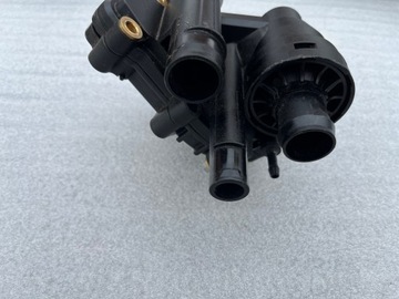 Pompa wody termostat obudowa Can-Am Spyder F3