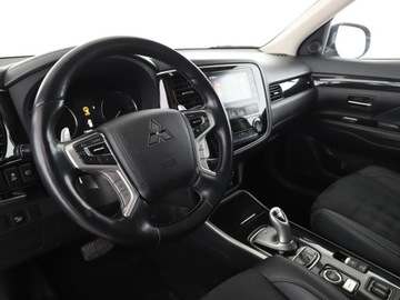 Mitsubishi Outlander III SUV PHEV Facelifting 2017 2.0 203KM 2017 Mitsubishi Outlander FV23% 4x4 PHEV full LED, zdjęcie 13