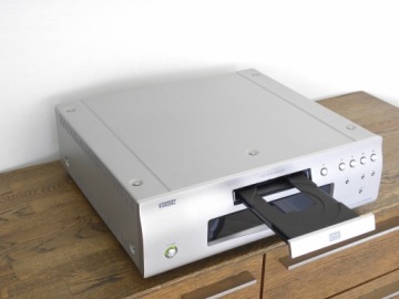 DENON DVD-2500BT серебристый – проигрыватель Blu-ray/DVD/CD DBT