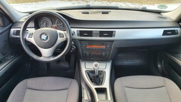 BMW Seria 3 E90-91-92-93 Limuzyna E90 320i 150KM 2005 BMW 320 2.0i 150KM # Climatronic # 2x PDC # Szyber, zdjęcie 4