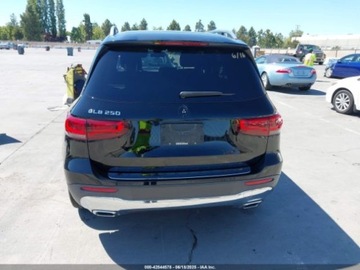 Mercedes GLB 2021 Mercedes-Benz GLB 250 2021 2.0l 2.0 Benzyna 221KM, zdjęcie 4