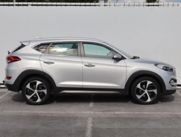 Hyundai Tucson III SUV 2.0 CRDI 185KM 2016 Hyundai Tucson 2.0 CRDi, 182 KM, 4X4, Automat, zdjęcie 5