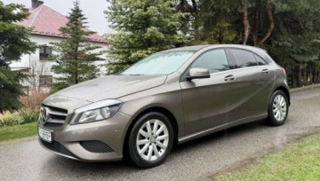 Mercedes Klasa A W176 Hatchback 5d 1.6 180 BlueEFFICIENCY 122KM 2013 Mercedes-Benz Klasa A Mercedes-Benz Klasa A 180 1.6 Benzyna 122KM
