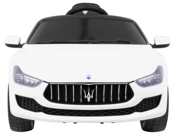 Автомобиль Maserati Ghibli Белый