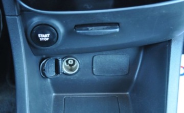 Renault Clio IV Hatchback 5d ENERGY TCe 99g 90KM 2016 Renault Clio LIFT Benzyna Klimatyzacja Cz.parkowania Tempomat Benzyna 90KM, zdjęcie 27