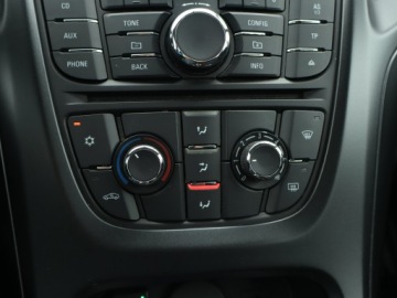 Opel Astra J Hatchback 5d 1.4 Twinport ECOTEC 100KM 2010 Opel Astra 1.4 16V, GAZ, Klima, Parktronic, zdjęcie 12