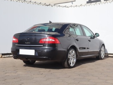 Skoda Superb II Sedan 1.6 TDI CR DPF 105KM 2012 Skoda Superb 1.6 TDI, Navi, Klima, Klimatronic, zdjęcie 4