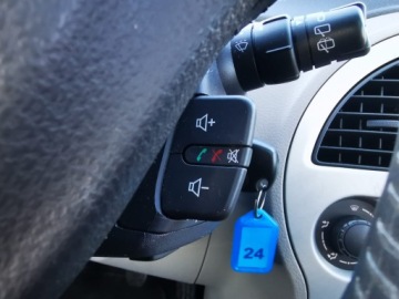 Renault Modus Hatchback 1.6 i 16V 88KM 2005 RENAULT MODUS 1.6 i 16V 88KM, Manual, Klimatyzacja, zdjęcie 8