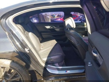 BMW Seria 7 G70 2022 BMW Seria 7 740i 2022 3.0l 3.0 Benzyna 335KM, zdjęcie 12