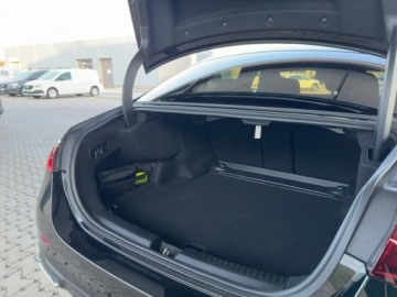 Mercedes Klasa E W214 Sedan 2.0 200 204KM 2025 E Klasa 200 4-Matic AMG 2.0 (204KM) 2025, zdjęcie 3