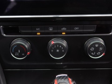 Volkswagen Golf VII Hatchback 3d Facelifting 1.6 TDI-CR DPF BMT 115KM 2019 VW Golf 1.6 TDI, Automat, Navi, Klima, Tempomat, zdjęcie 12